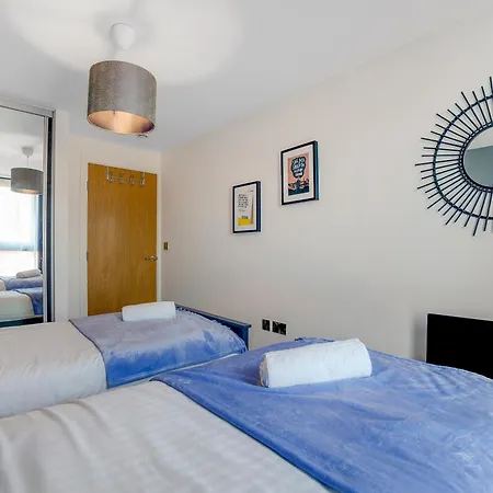 Angels - Blonk Street Luxury Apartment